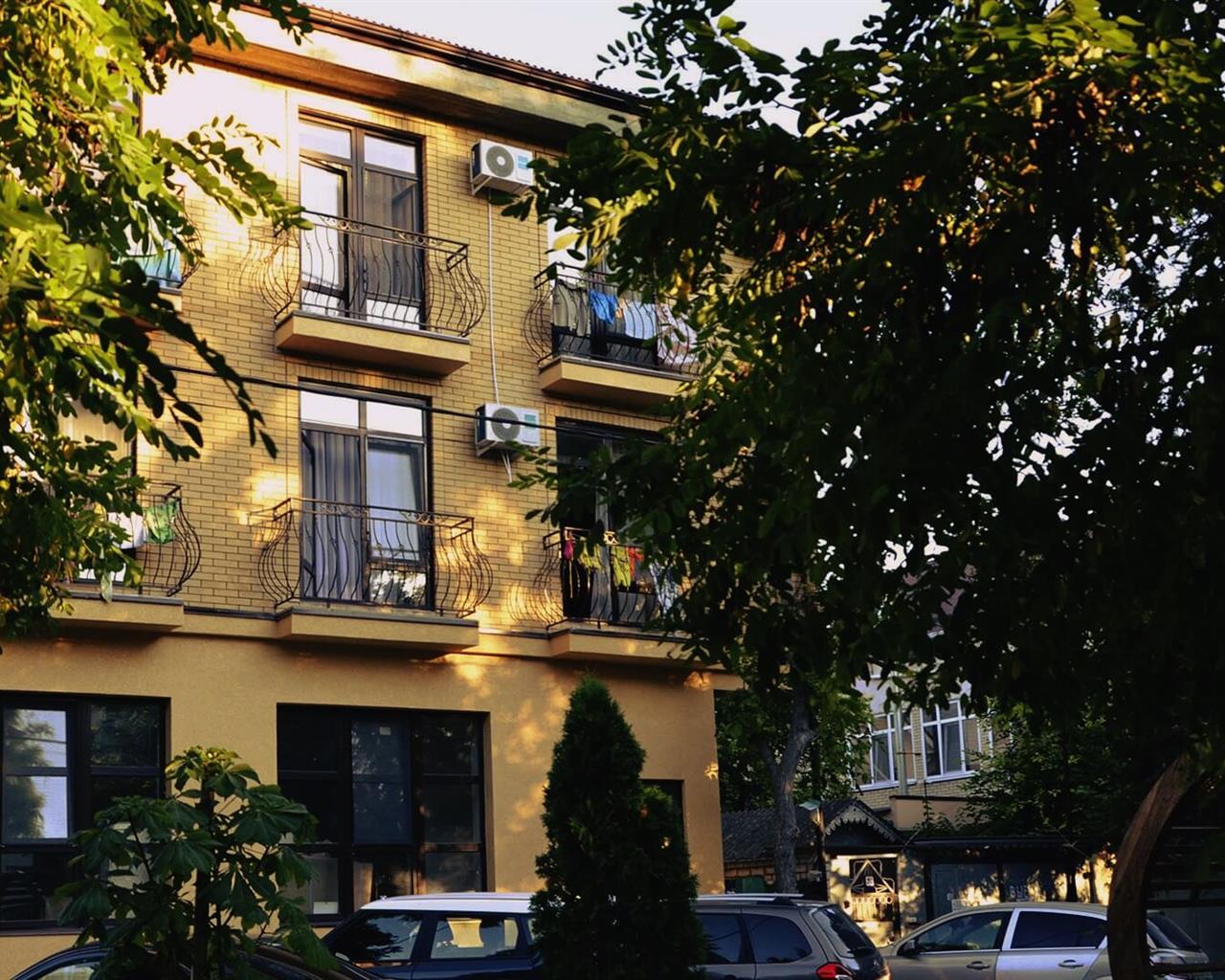КОНТИНЕНТАЛЬ Гостевой дом — GREEN DOORS MINI HOTELS